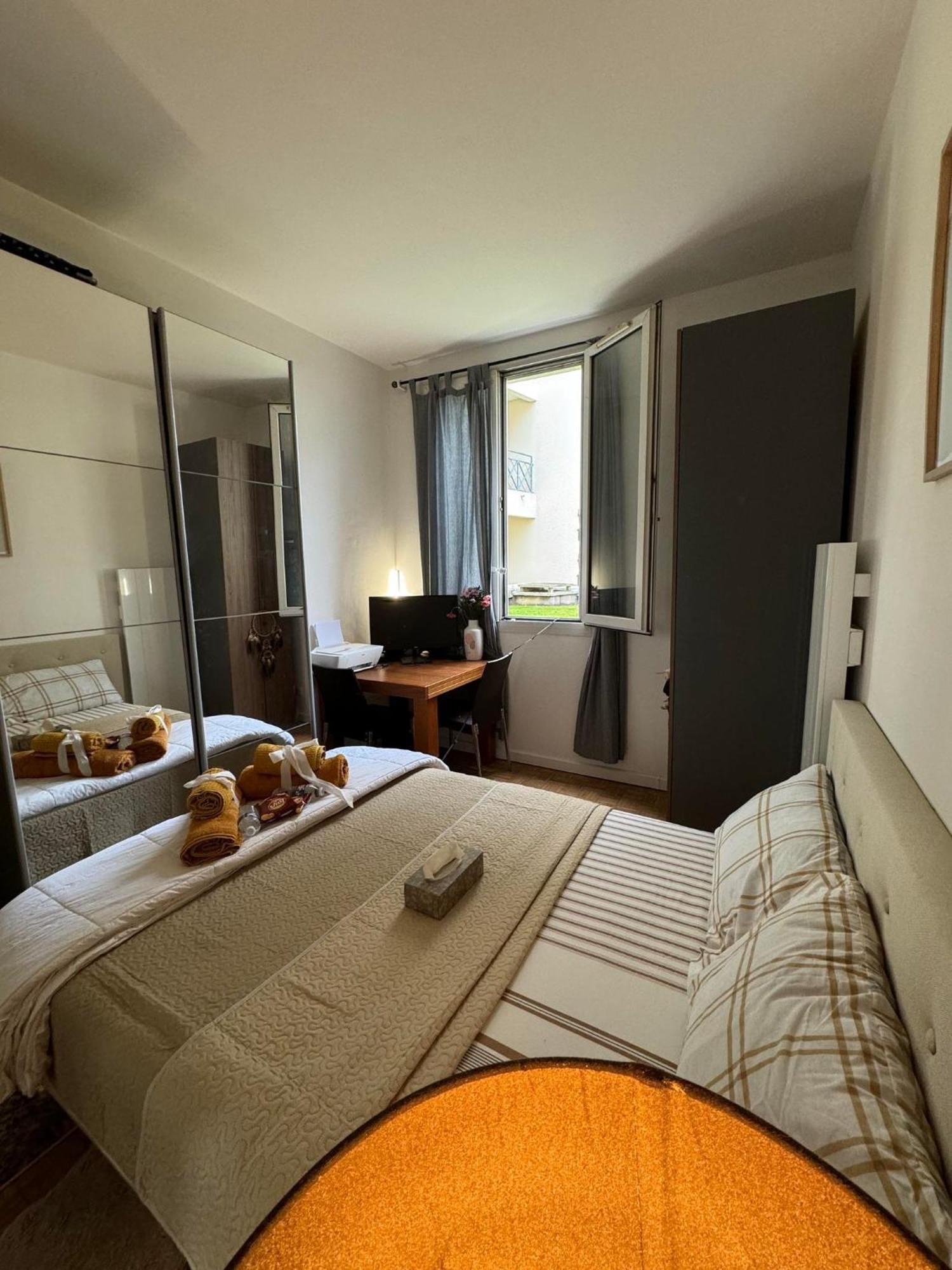 Near Castle Of Versailles Cozy Room With Breakfast And Parking Exterior photo